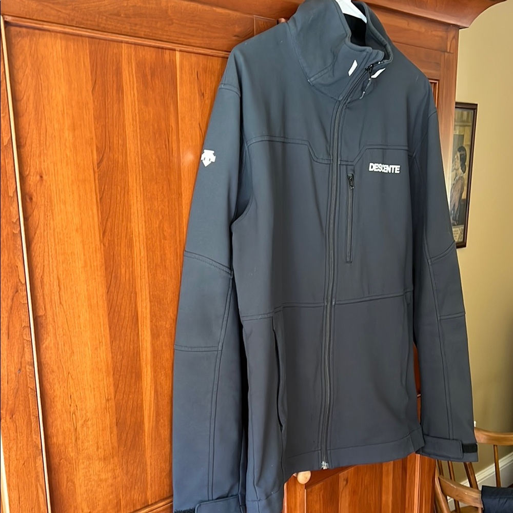 Descente Black Ski Jacket Soft-Shell Performance - Picture 3 of 6